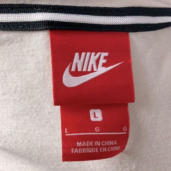 NIKE 1/4 Sleeve T-Shirt - Picture 4 of 4